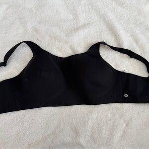 NWT. Victoria’s Secret sports bra. High support, Turbo Wick. Size 36D.